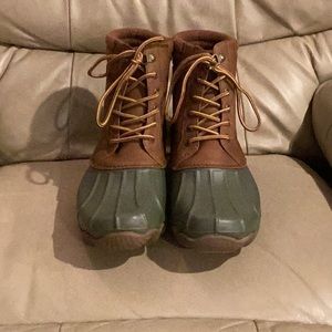 New Sperry avenue duck boots.